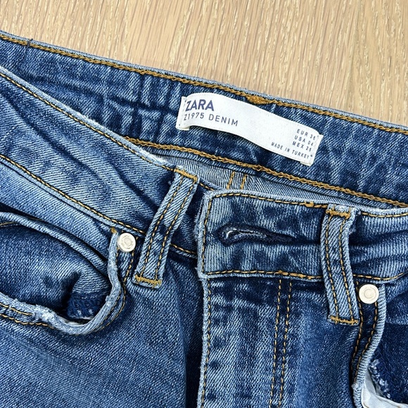 Zara skinny jeans with distressed tears size 04 - Picture 2 of 3